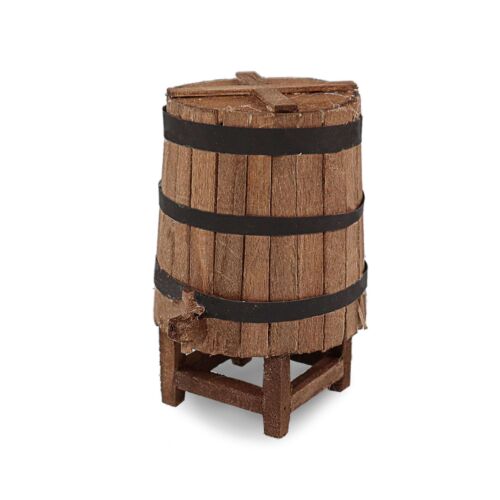 Medium wooden barrel